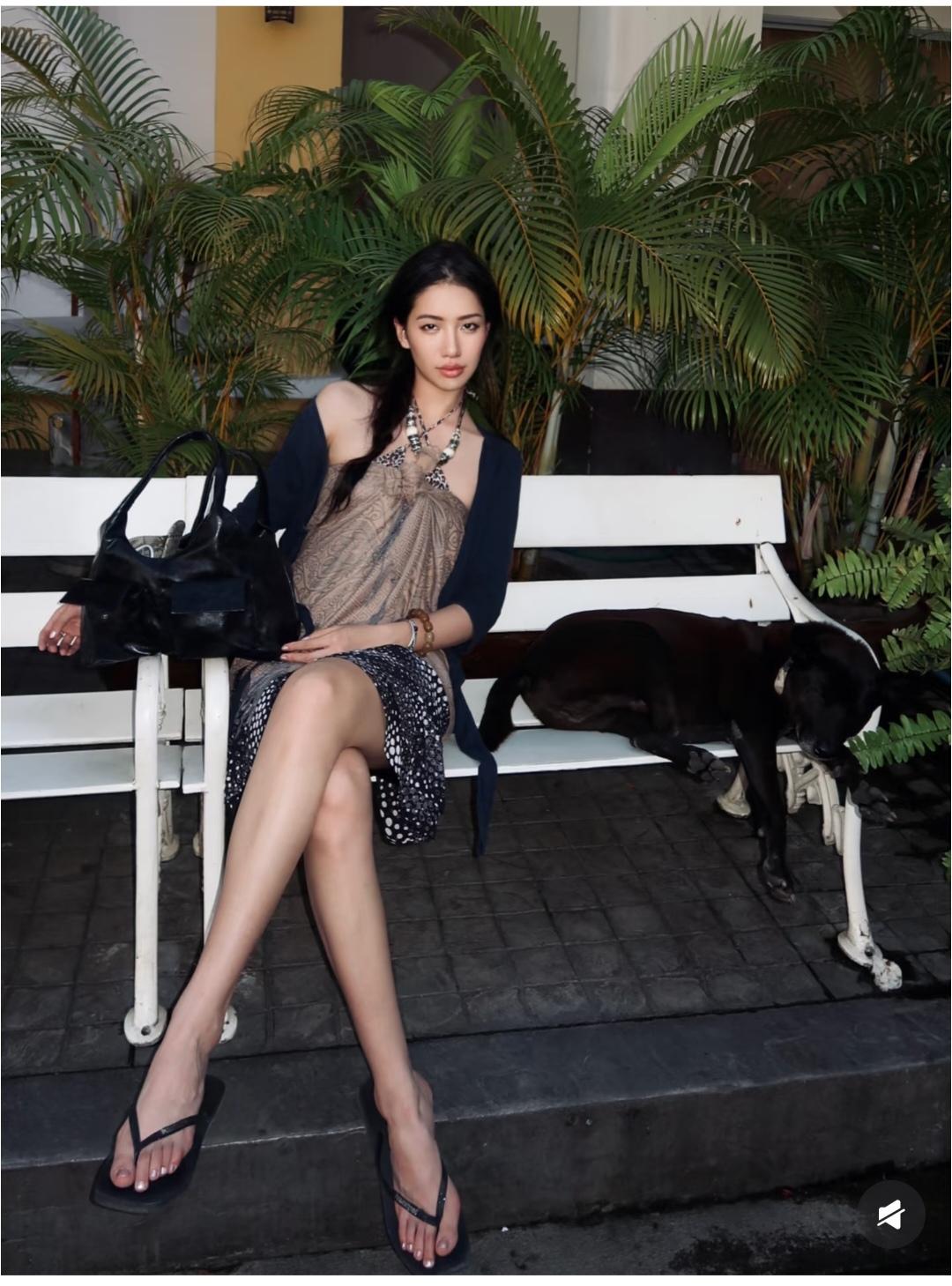 这二脚趾头真不是一般的长。