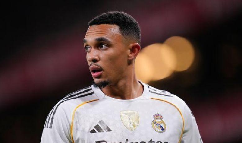 皇马这赛季的右路防线又出大麻烦了！前利物浦飞翼特伦特·亚历山大-阿诺德，周中球队