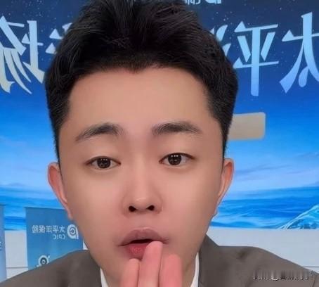 巴扎黑自称“互联网顶流”，母亲陪同出镜！巴扎黑也赶