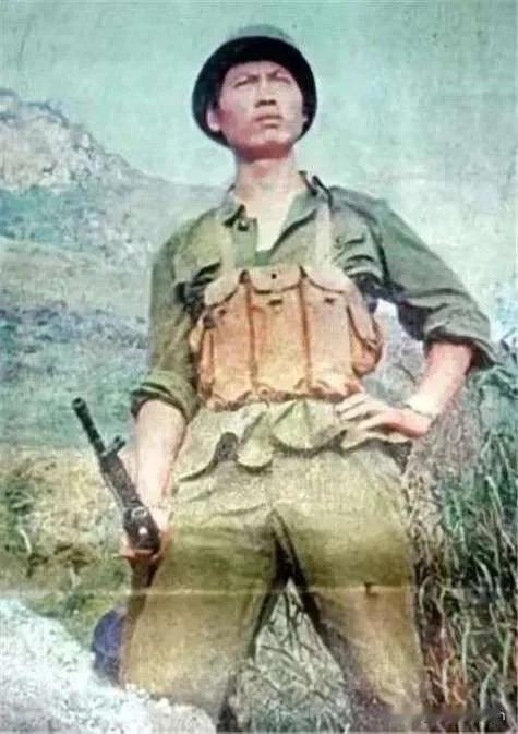 老山“十五勇士”之一周忠烈为掩护战友，歼敌20多人打光子弹，身负重伤被敌人包围，