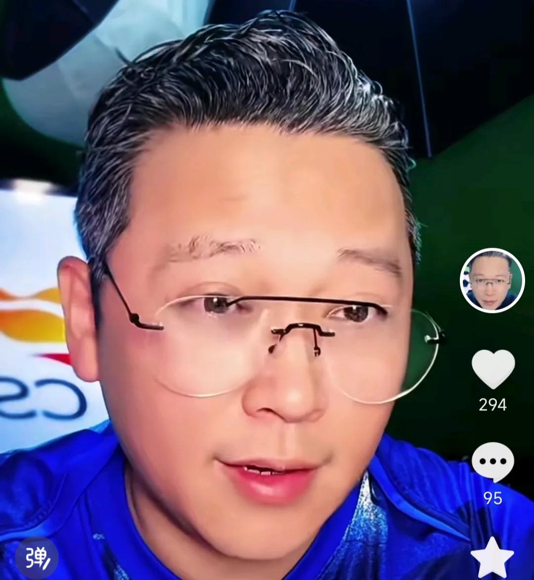 媒体人周亮爆了一个料。他在直播时表示，上海海港在中超第四轮比赛击败云南玉昆后，