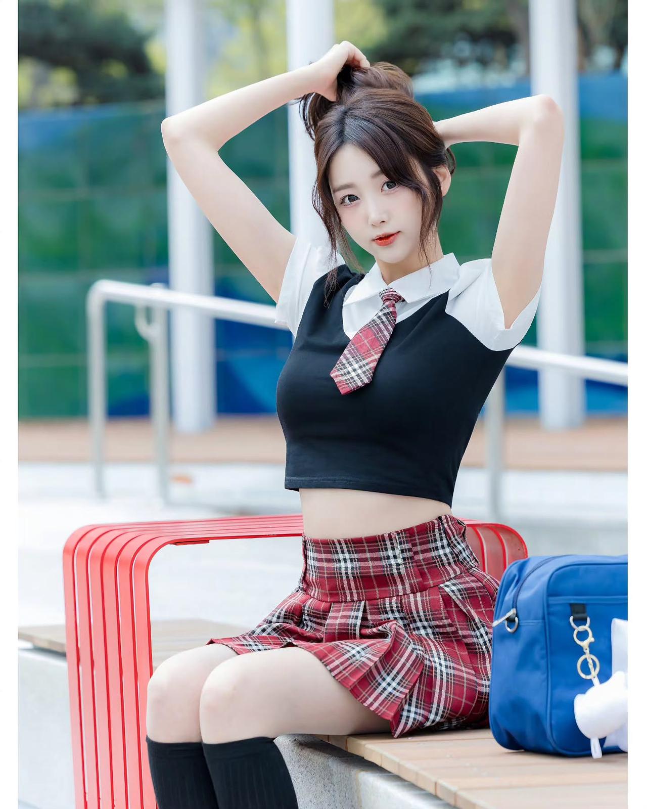 青春校园风，少女心满满！💕怎样穿搭知性又显身材?看看气质女神的穿着搭配吧街