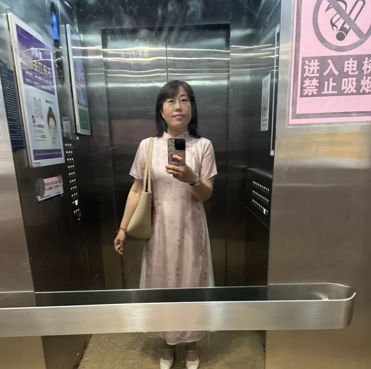 我是75年5月出生的，如今到了退休年龄，才深深感觉到当初年轻冲动，辞去事业单位工