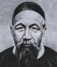 1832年，新婚洞房夜，新娘看着丈夫的皮肤，吓得脸色苍白，并且威胁丈夫，功成名就