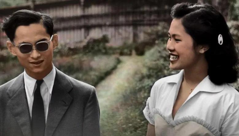 那些老照片证明诗丽吉王后和老国王相亲相爱过，其实他们长相挺配的，就是两人性格差得