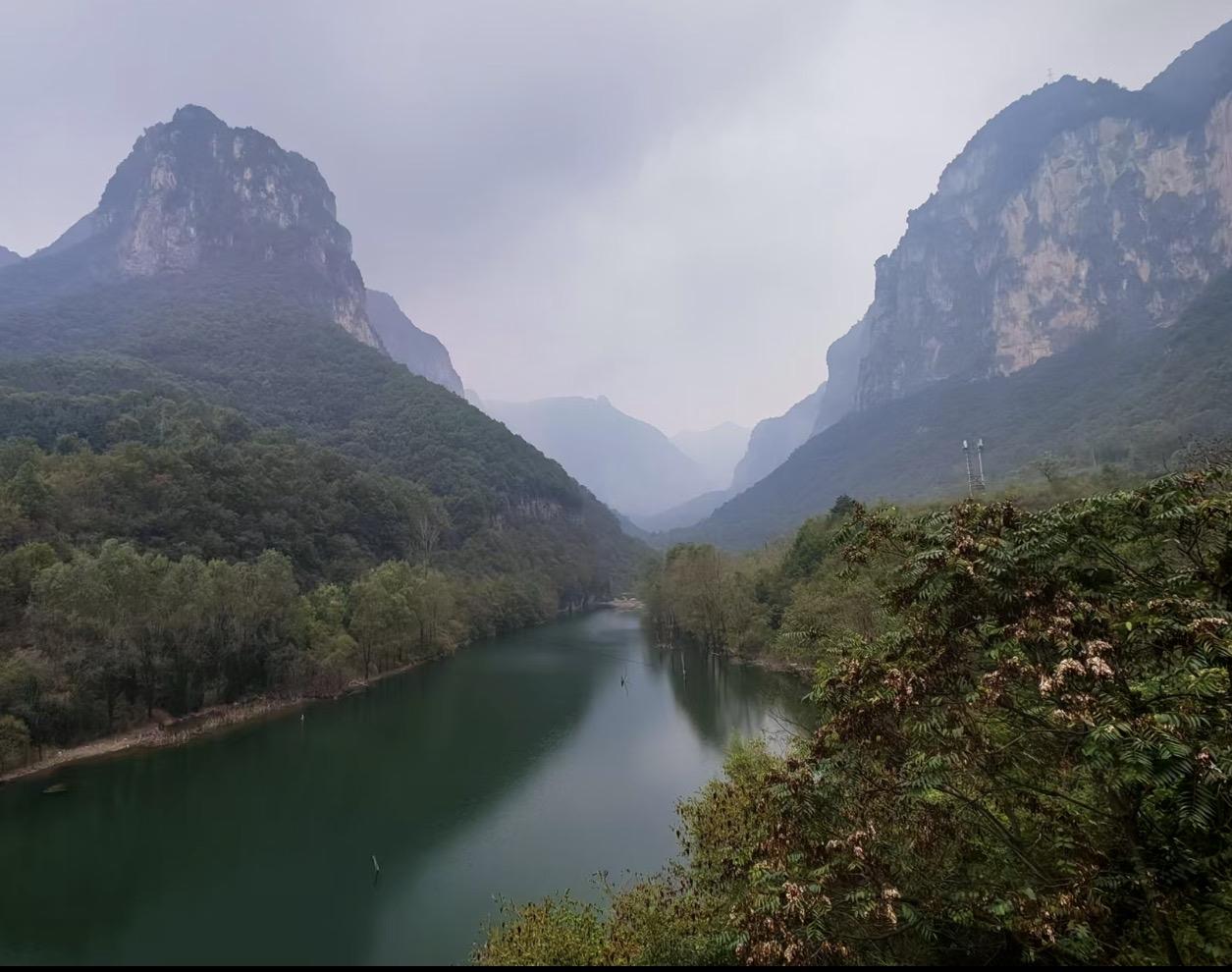 之前爬过太行山大峡谷，一直好奇这座横在晋冀豫之间的山脉为啥叫这名，翻资料才发现背