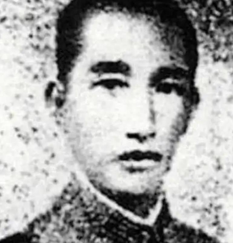 1947年冬天，郏县硝烟四起。一封劝降信送到高寺，解放军给了台阶，武庭麟却一枪轰