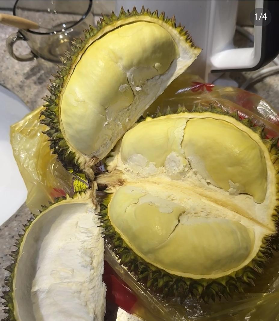 终于搞明白了为什么榴莲价格迎来大跳水不是榴莲不好吃了，也不是没人买了，而是货