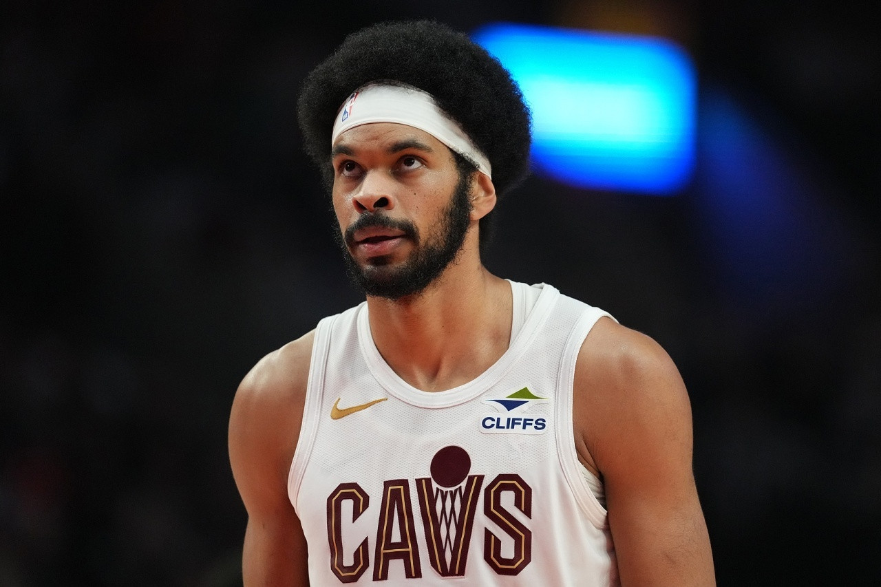 阿伦已经缺席了接近二十天，按照他那个伤，小伤大养的方式，主场对阵魔术时，能否回归