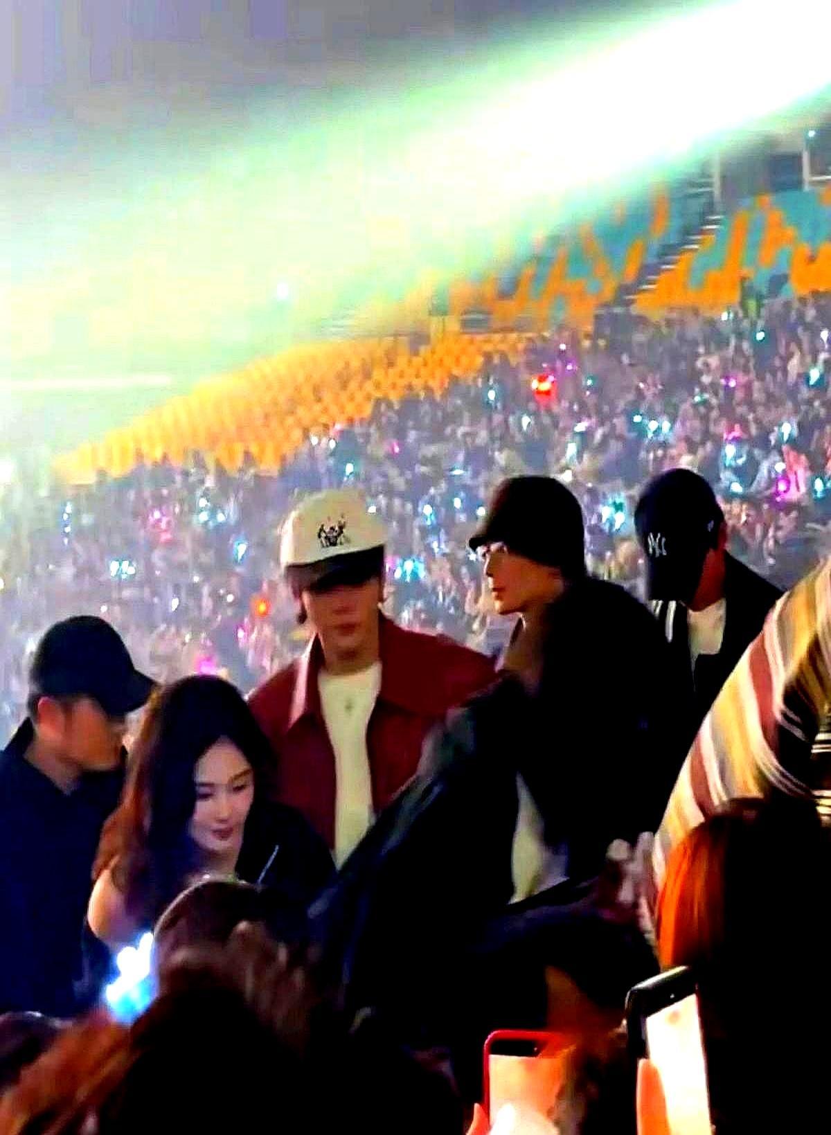 白鹿曾舜晞亲密照？竟是角度乌龙！你刷到那张白鹿凑到曾舜晞怀里的照片，是不是