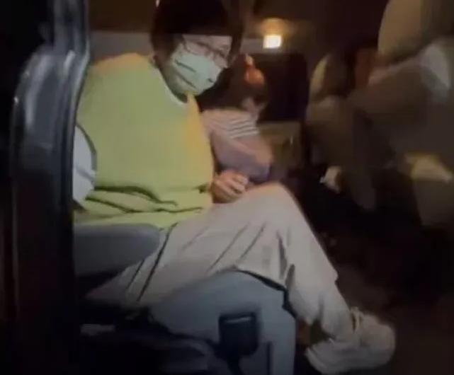 谢家的一个好消息和一个坏消息，好消息是郑汝芬交保一百万已经获释了，坏消息是谢典霖
