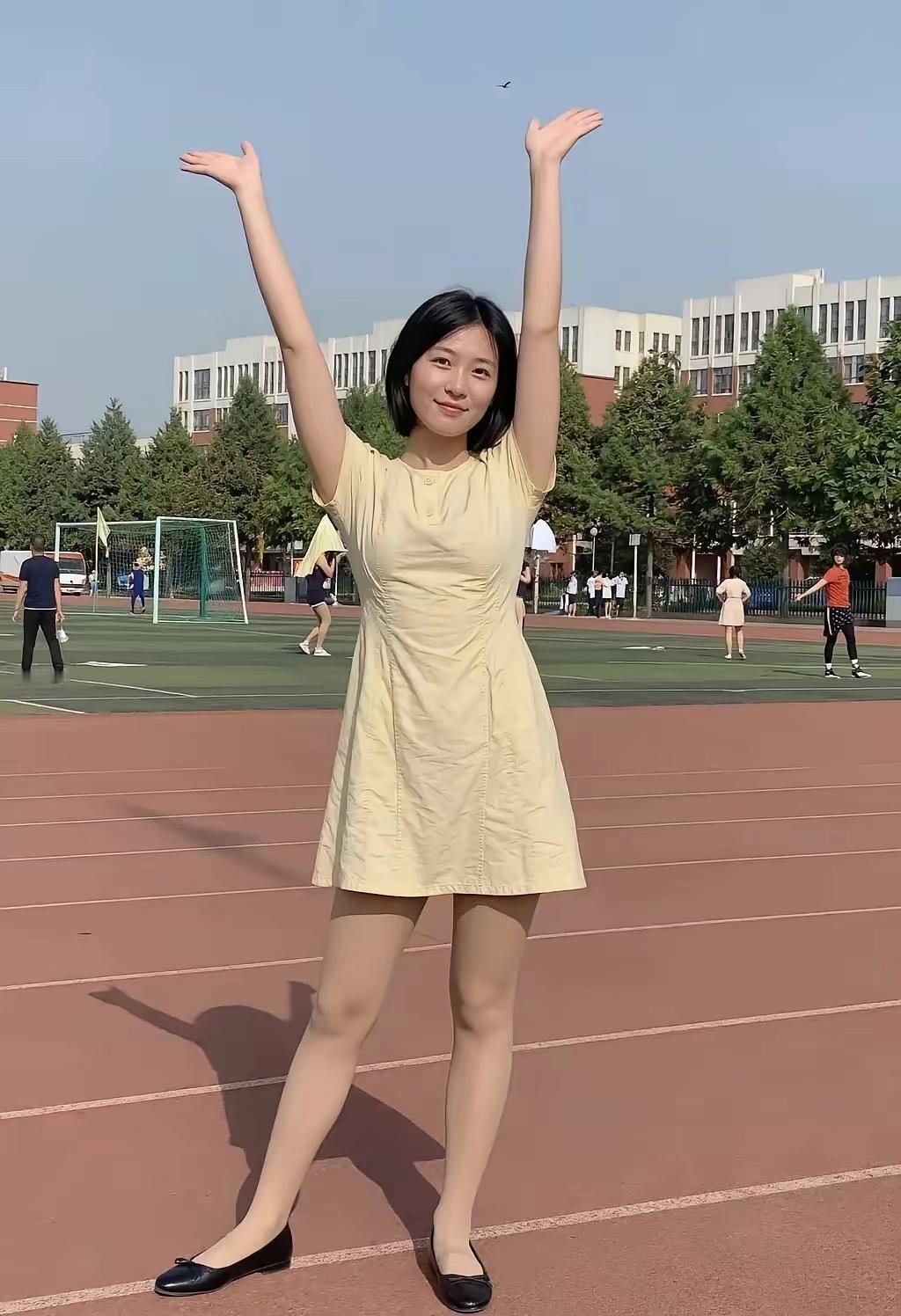 美女36岁，已离婚，喜欢她的人可以排队追求了