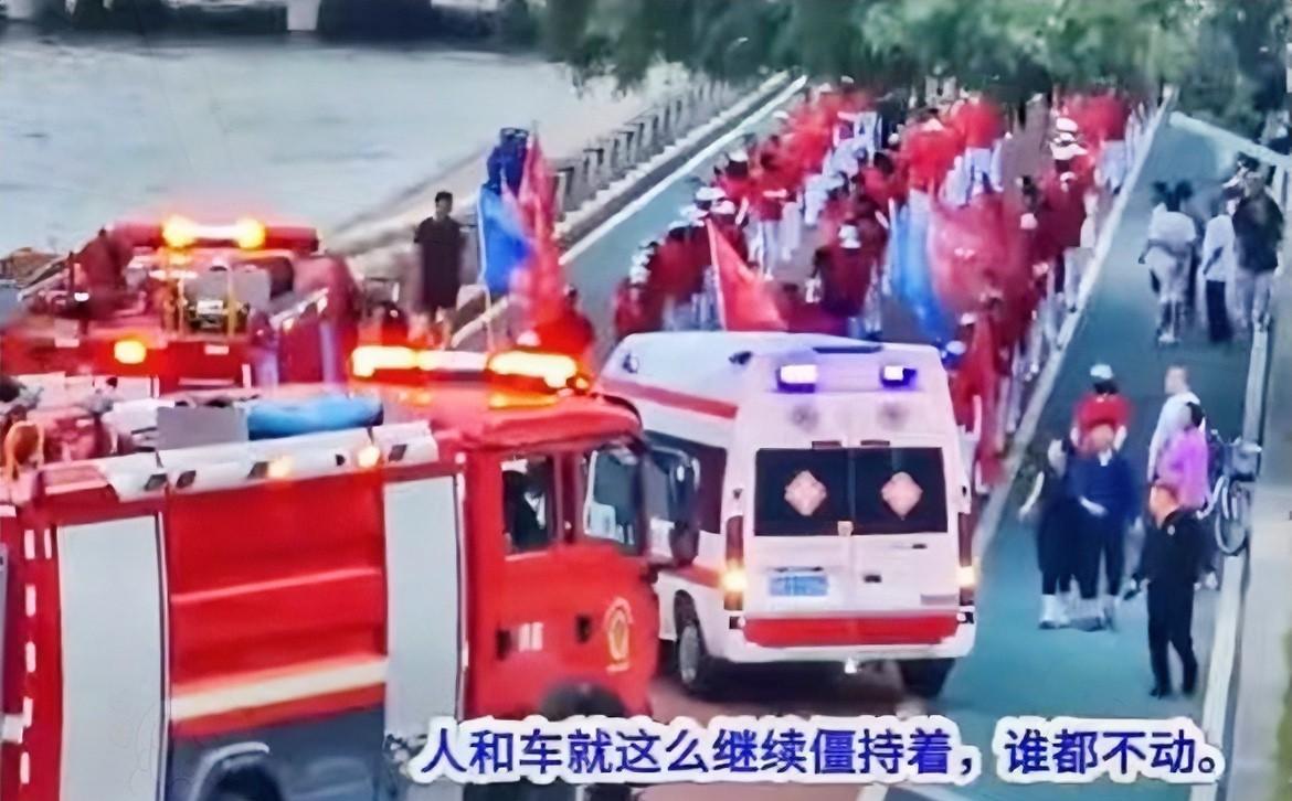 辽宁朝阳发生一起阻挡119和120车辆的暴走团，性质严重，不可原谅，而警方仅