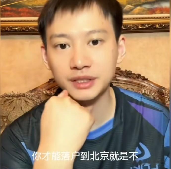 王楚钦和马龙都是东北人，为何能代替北京队出战全锦赛？周雨以前说过一段话，正