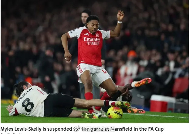 太阳报记者SC发文，斯凯利因累积黄牌停赛，无缘对曼斯菲尔德的较量。报道称，19岁