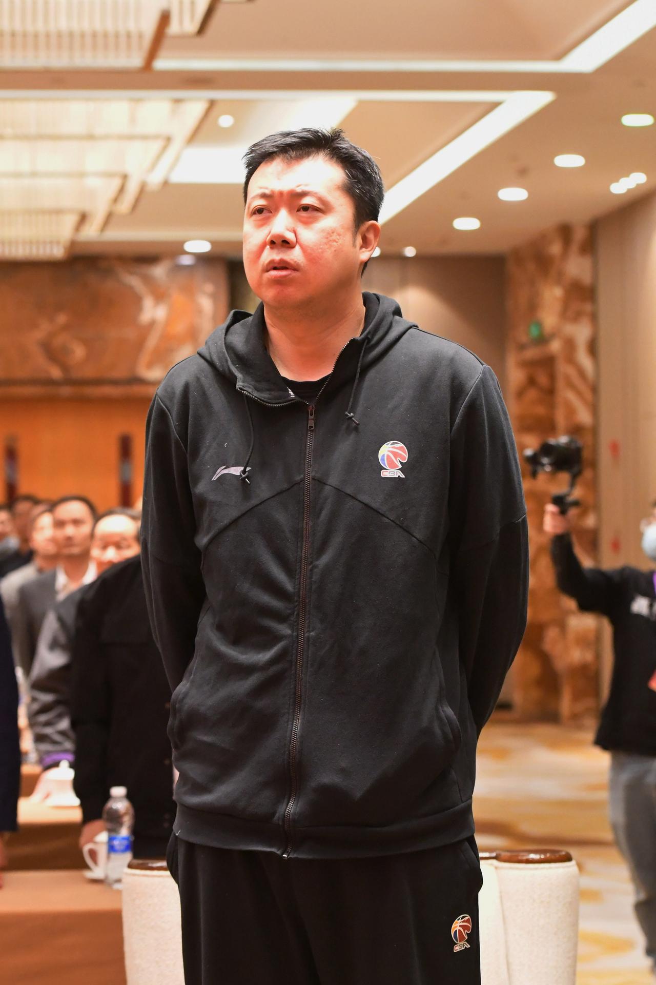王治郅指导韩旭一周更尴尬，她不足不是投篮，大夫怎么能对症下药？王治郅本来就