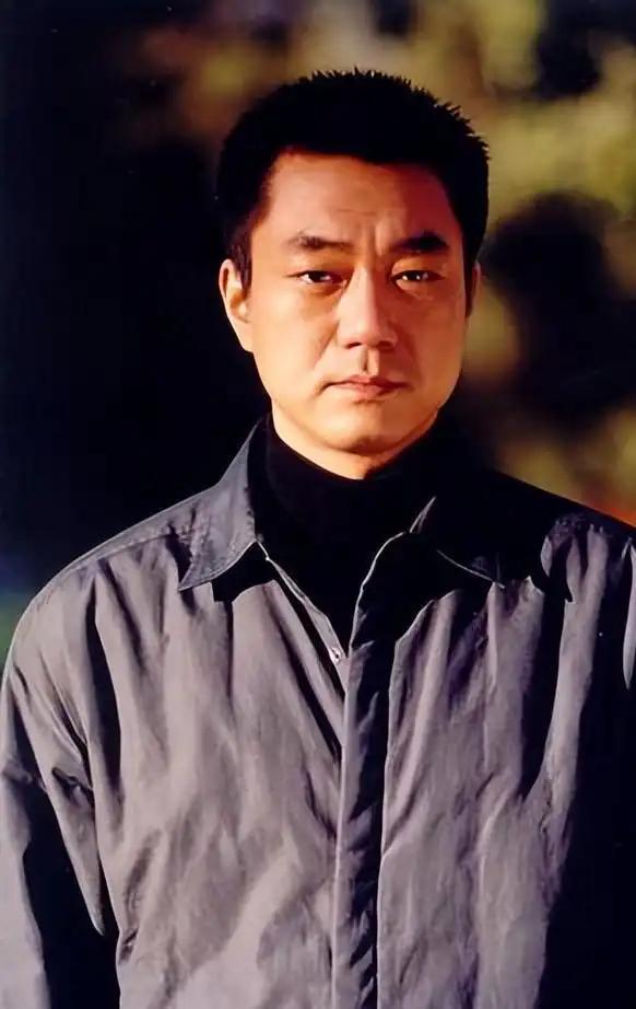 主持人问董勇：“你做过替身，自己又有功夫，为什么你跟李连杰拍霍元甲的时候，竟然没