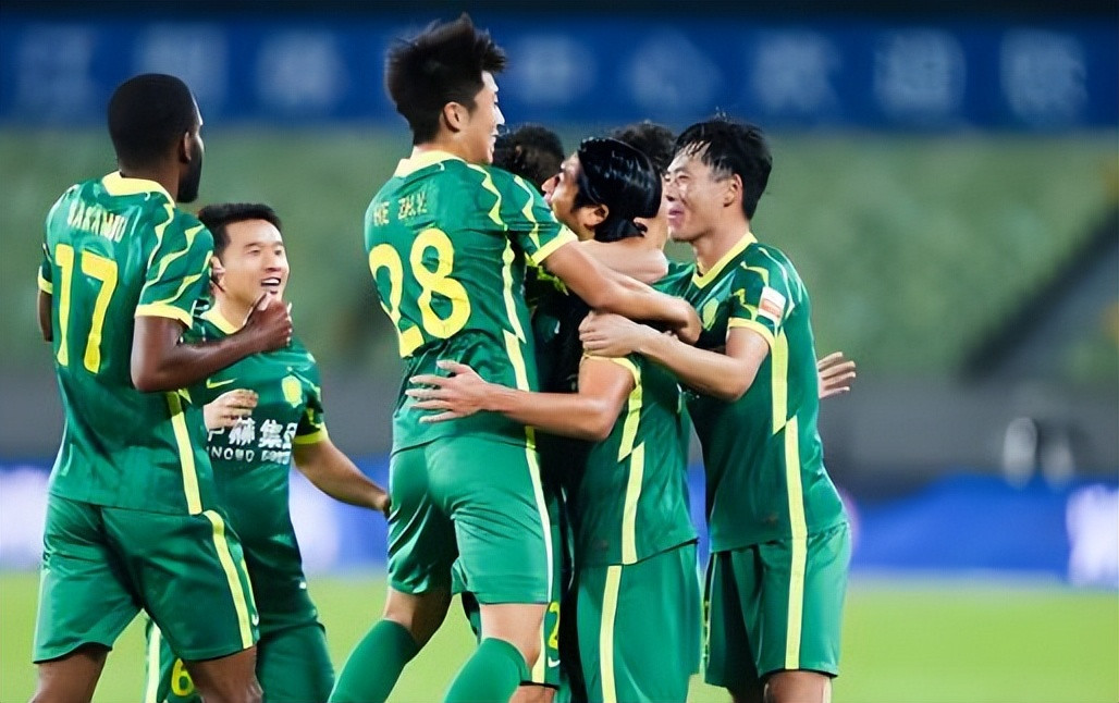 国安8名外援同时在亚冠精英赛首发可能性不大，未来可能还会对阵容进行一些调整，值得期待。《足球》报特约