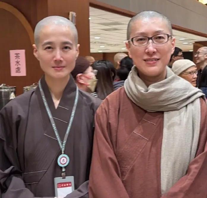 黄安两个妹妹剃度出家！黄安3日发文，他的两个亲妹妹，分别在1996年出家、202
