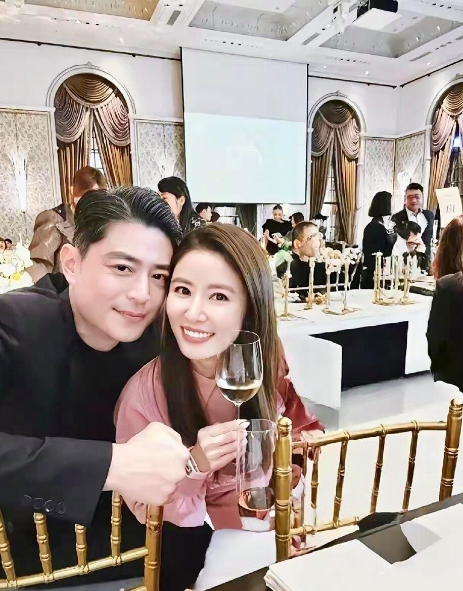 45岁霍建华这幕看呆旁人：再帅再有钱，疼老婆才是顶配人生！刷到霍建华林心如参