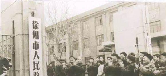 江苏综合实力应该是全国之冠，不过苏大强也有短板，江苏的民营经济不够发达，医疗实力