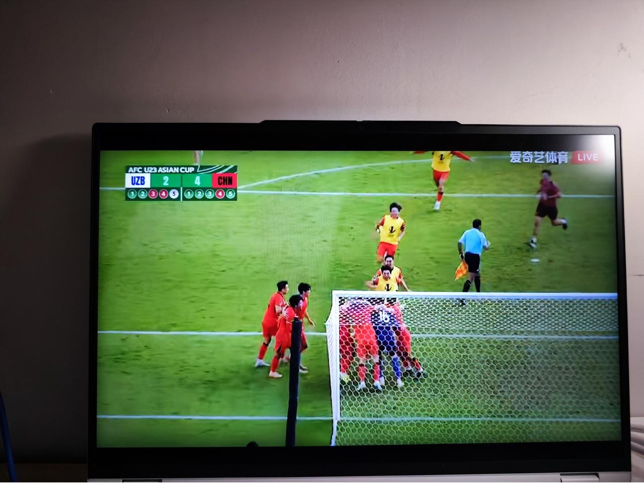 上次国足进4强都得追溯到里皮时代了。虽然是一场丑陋的胜利，U23国足经过点球大战