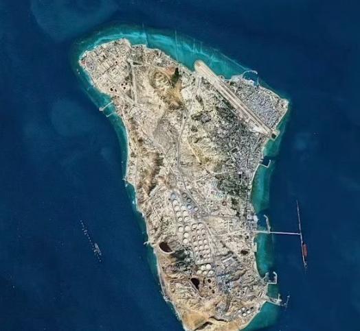 美军可能要登陆作战，已经派出了两栖攻击舰前往中东美国这回，把两栖攻击舰派到了