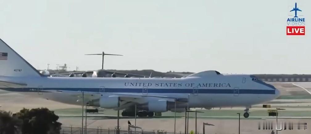 【美国“末日飞机”昨日升空】美国五角大楼的E-4B“守夜者”空中指挥机（该