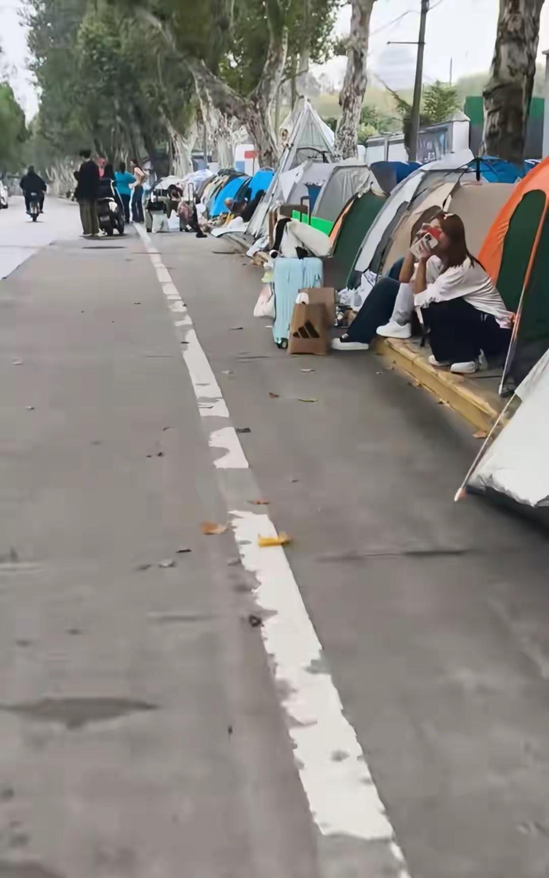 现在的酒店和民宿，想赚年轻人的钱，真是太难了！国庆假期，最让人头疼的，就是很多