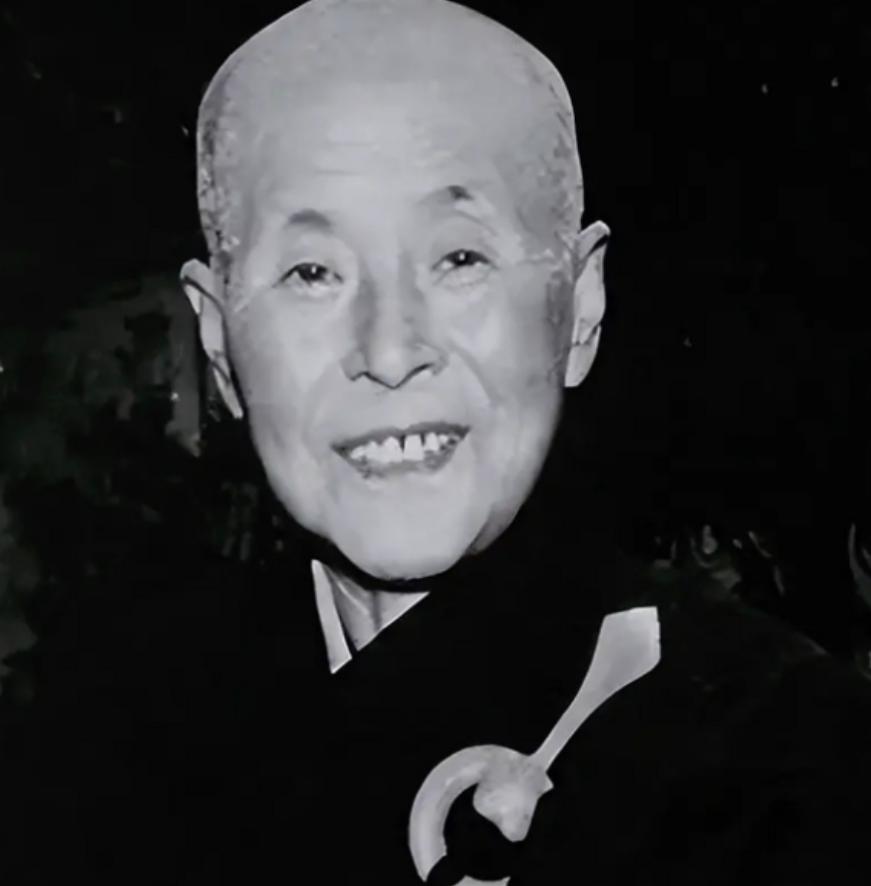 1995年，安徽85岁的女尼仁义师太临终前告诉他的徒弟：“我死后不烧，将我放入大