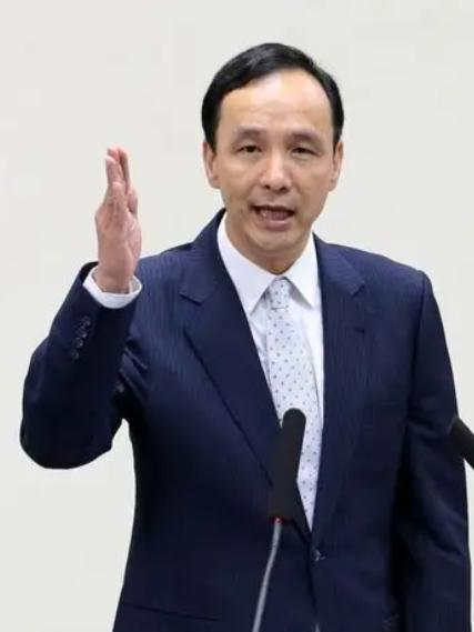 朱立伦令人刮目相看！！ 最近关注岛内政坛的朋友，估计都被朱立伦这波操作惊到了