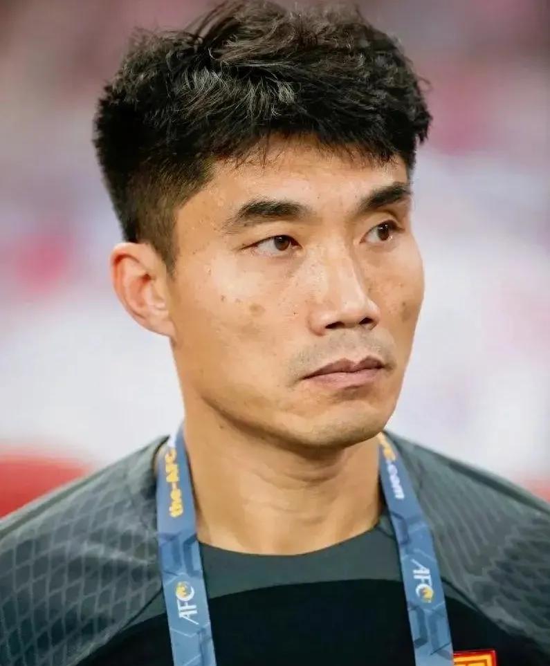 郑智被排除出这一期中国男足集训队中方教练组，这让很多人感到意外。郑智的离开可能是