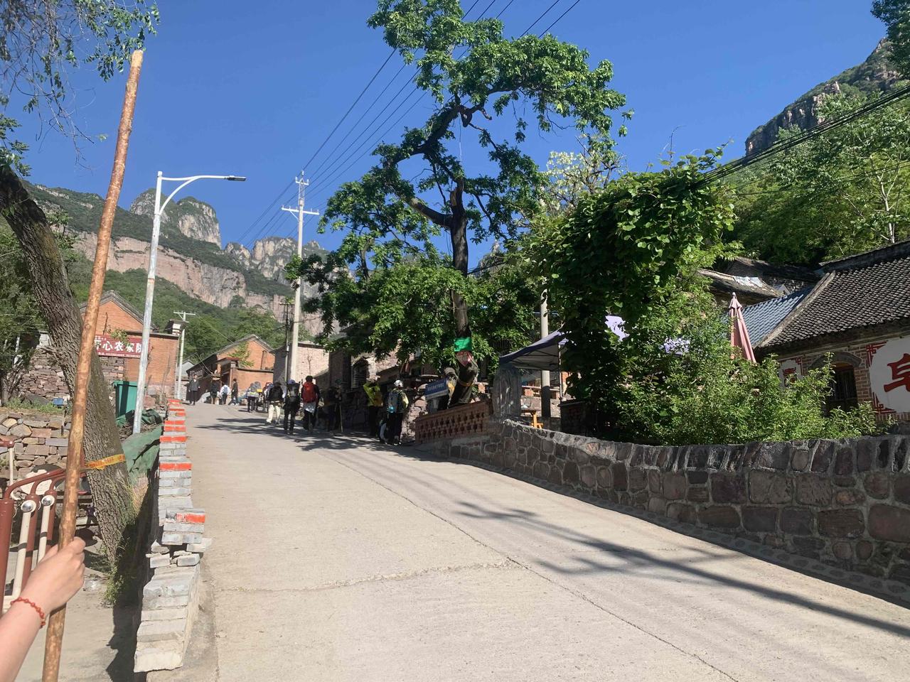 八百里太行，横亘在几个省的中间，都是以太行山为界，山西，河南，河北，可太行山把最