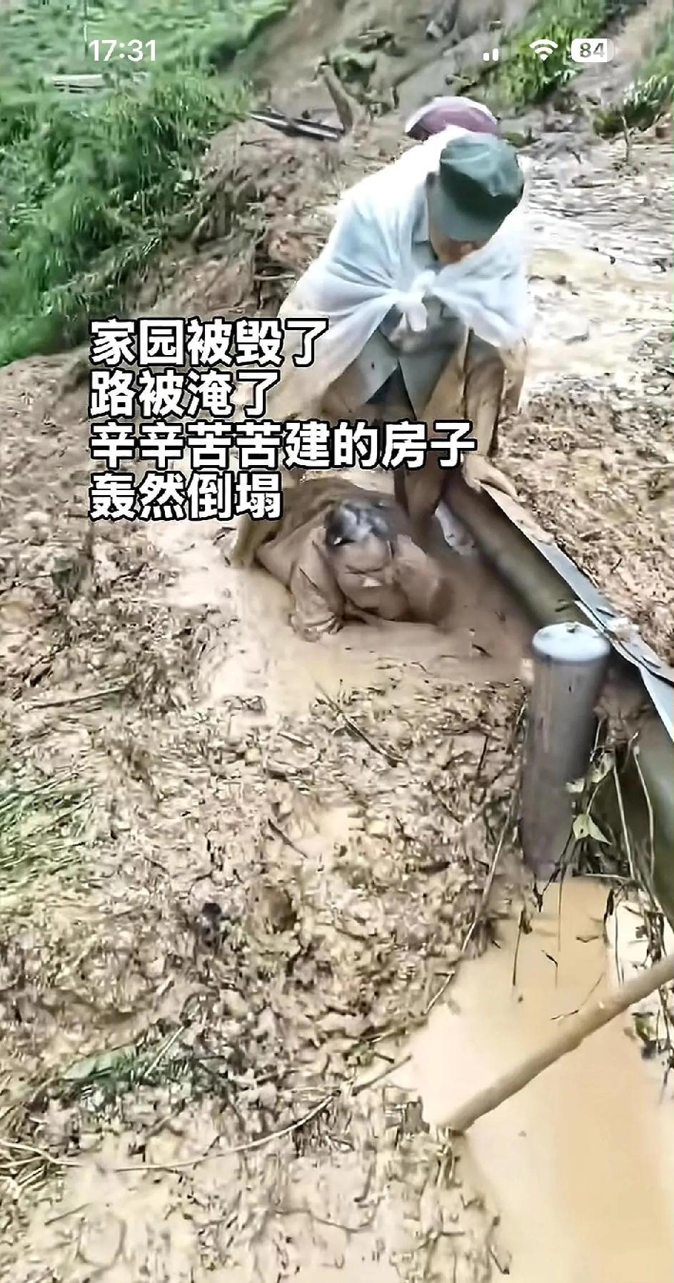 广西百色正遭受洪灾困扰，需要大家的关注。百色三面环山，云南方向地势高，越南那