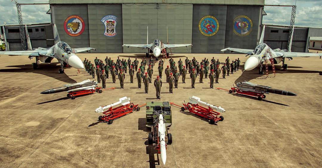 委内瑞拉苏30MK2V配备的R77主动中距弹，R73格斗弹和KH31超音速反舰导