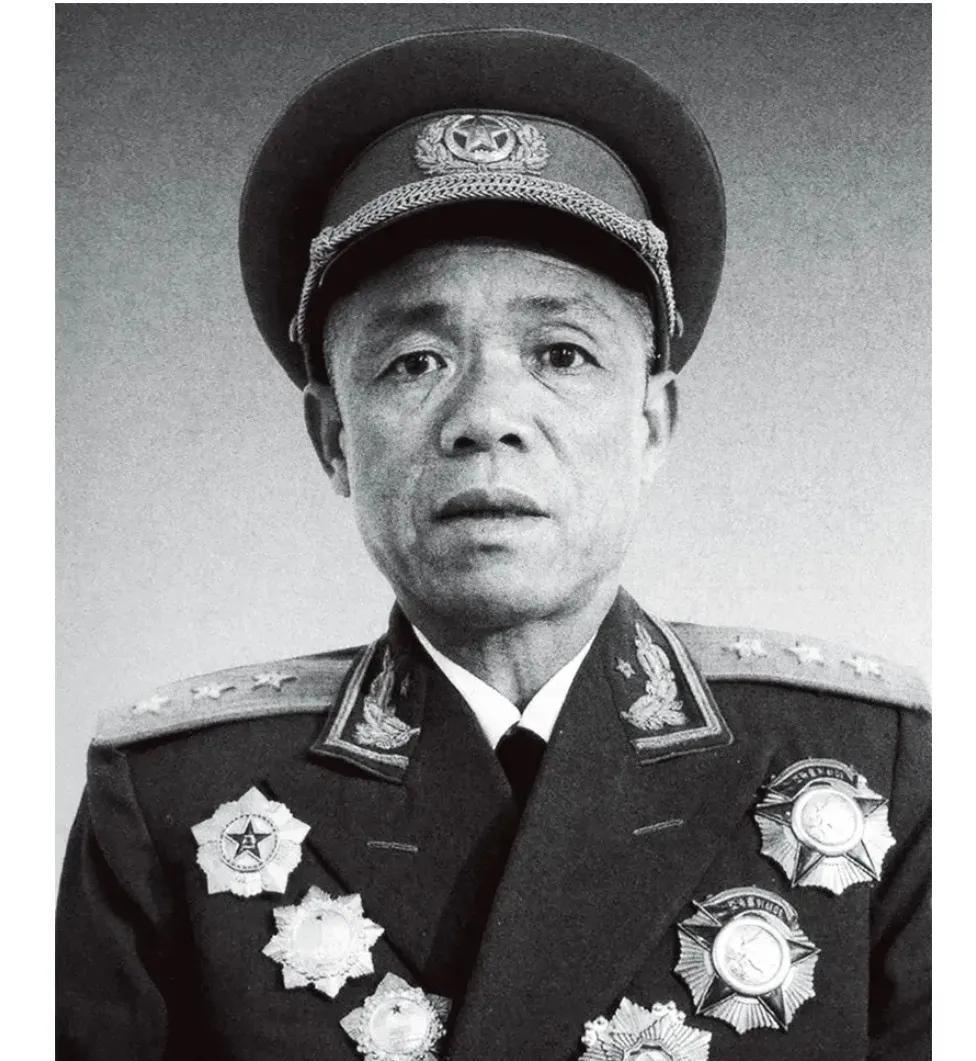 1986年，开国上将韩先楚病危，他放心不下跟了自己近20年的秘书姚科贵，就给总参