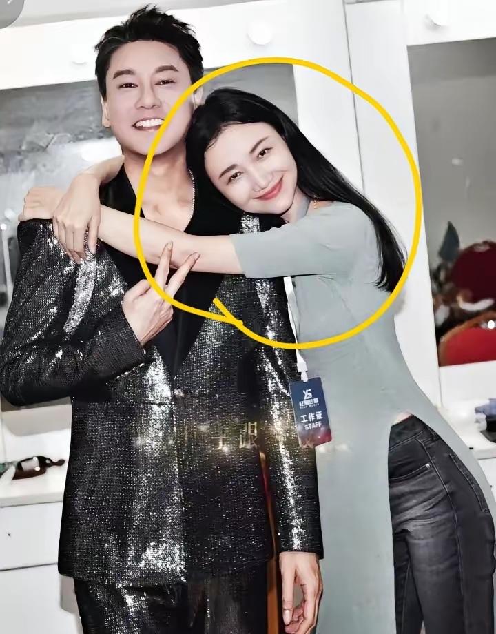 我最想不明白的就是朱孝天妻子韩雯雯了。她明明情商高，长的漂亮，但面对丈夫低情商