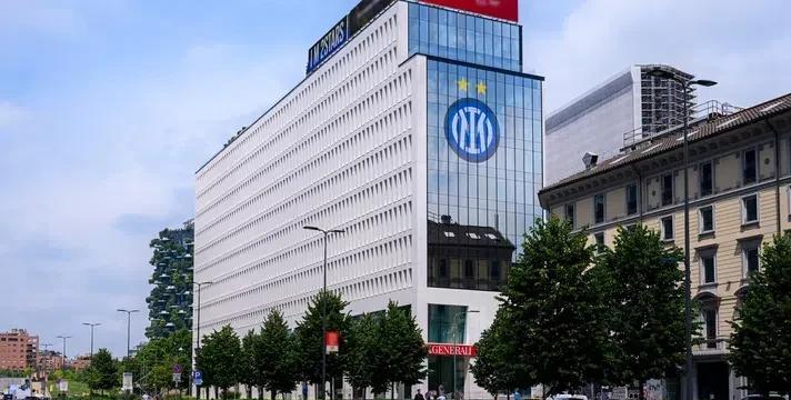 进行全面改革！国际米兰赞助商动态：与红牛展开谈判，另一项协议接近达成。在等待俱