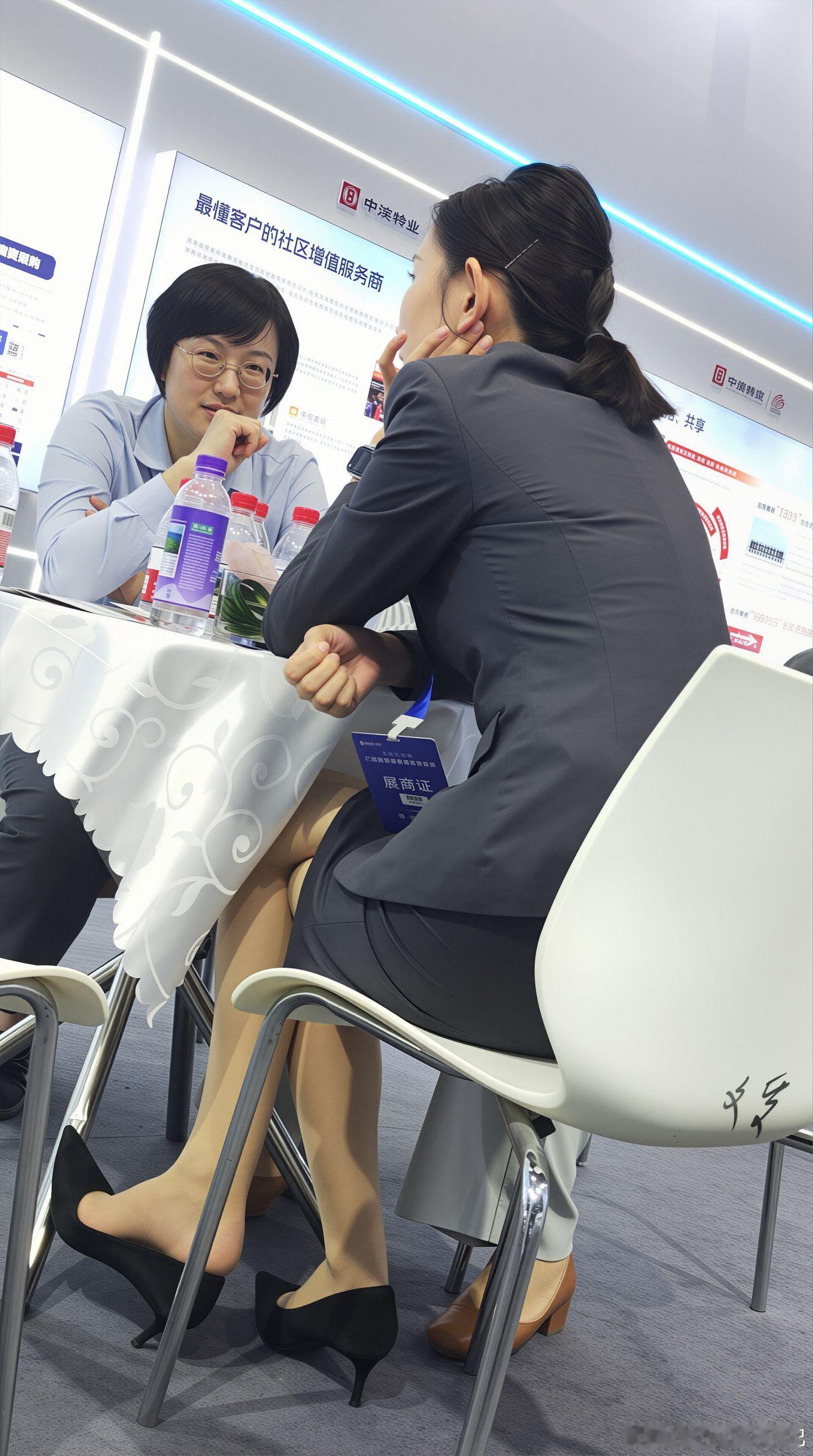 顶级街拍侧颜真抗打美女
