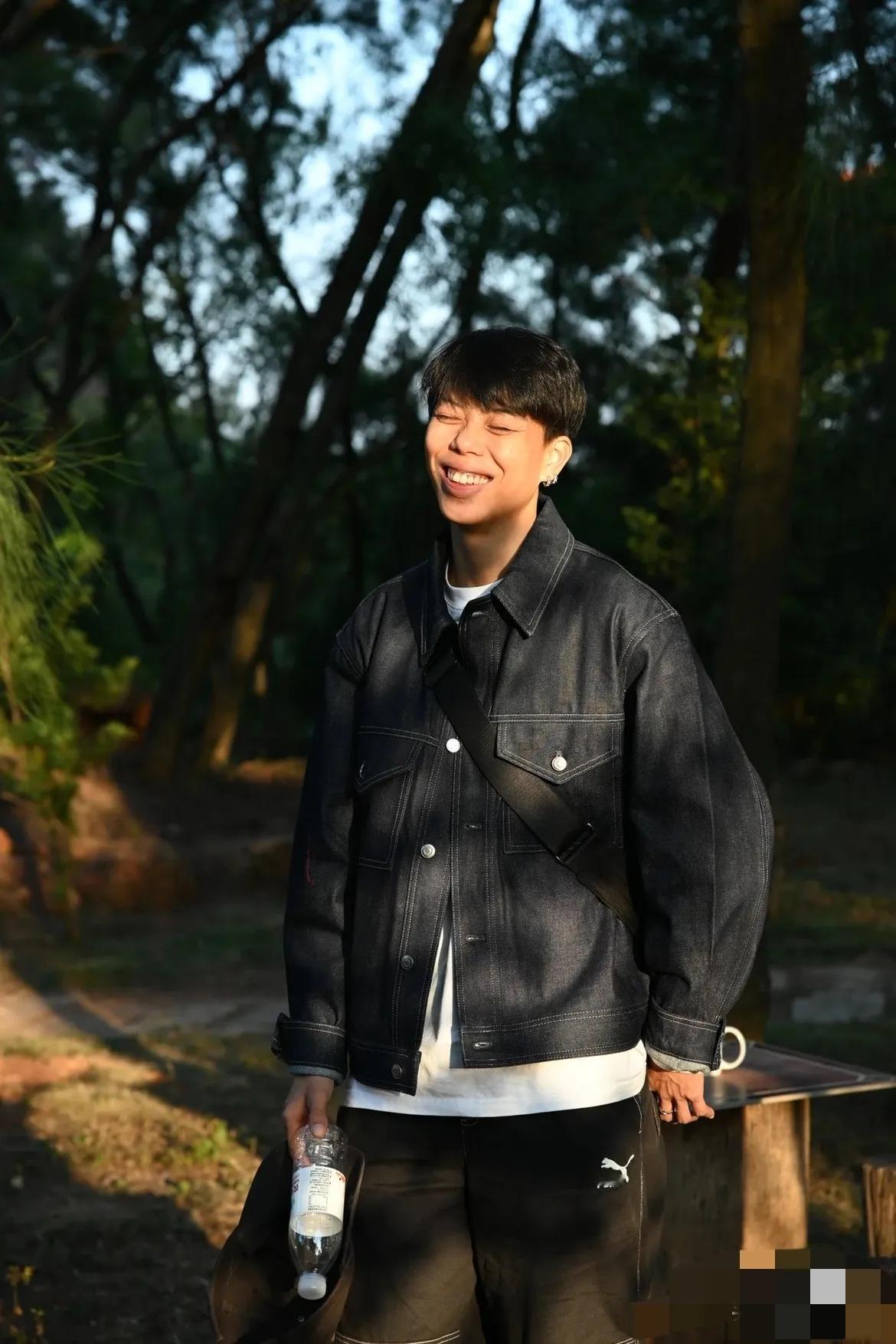 奉劝大家一句，别被刘景扬“骗”了，刘景扬这个人啊，根本不需要咱们同情，需要的