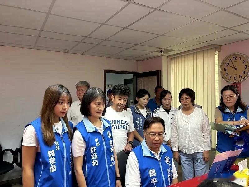 魏平政今登记参选彰化县长王惠美没有现身国民党彰化县长参选人魏平政今天（3