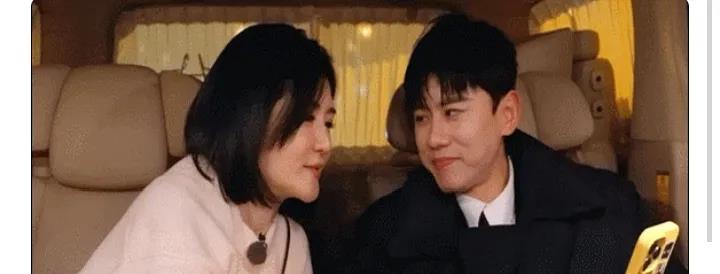 谢娜一句“这歌你唱不上去”张杰当场笑到破音这不是剧本，是结婚12