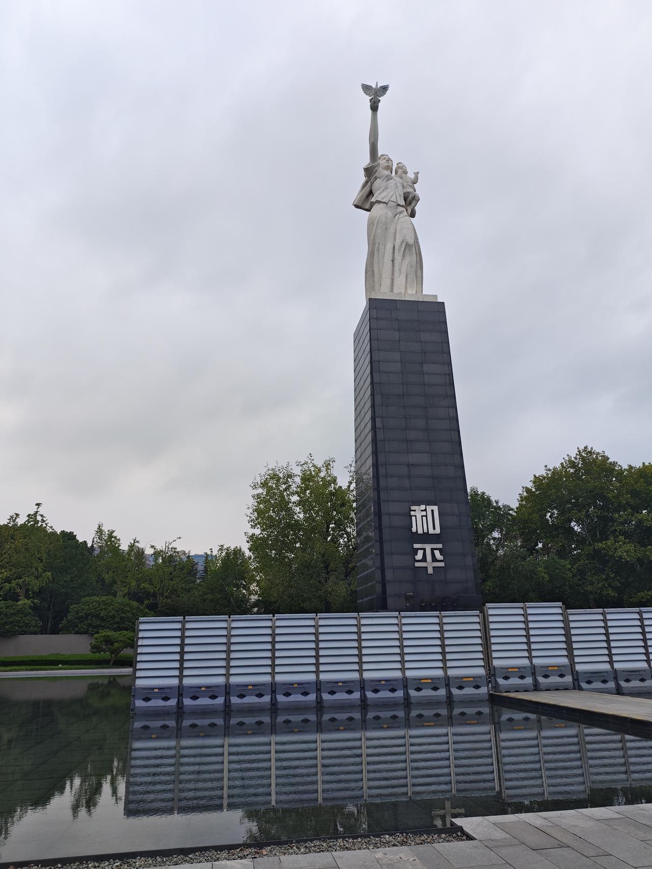 朋友月经老是推迟去看大夫，大夫说这是快绝经了，我晕，她就比我大几个月，刚刚四十周