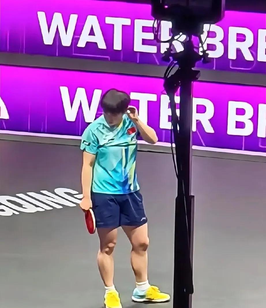 孙颖莎为什么会输掉一局2:11，前面几局打得不可开交，14:16、7:11、11