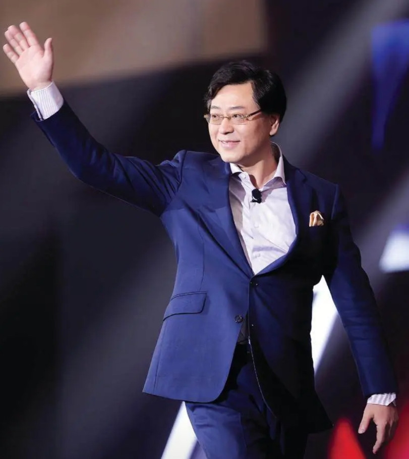 联想CEO杨元庆作为联想集团最高管理者，其薪酬长期处于行业顶端。2024财年总薪