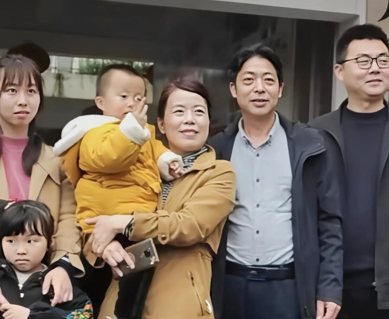 最近网上又在传，徐瑶找中间人去和儿子媳妇说和，希望他们回归九江。据说最初抛出