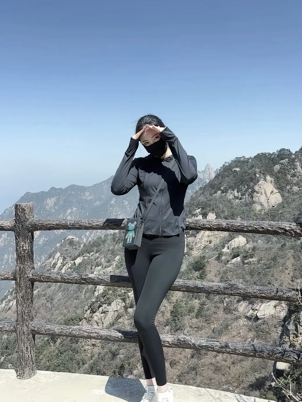 老公你看我美还是风景美