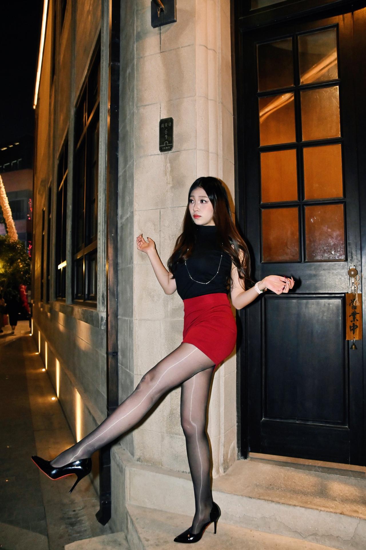 尼康z30夜晚直闪✨：神牛480预设：玩具10白平衡：5000辣妹穿搭大