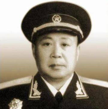 1950年，湖北大悟逮捕了一名“伪保长”。此人面对枪口，竟大喊：“我当过红军的师