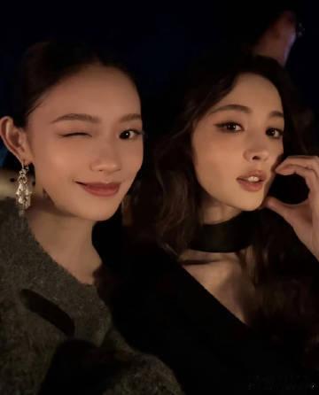 曝二字话题女星抢娜扎休息室家人们，娱乐圈最近又爆出了一个大瓜！有消息爆料，一位二